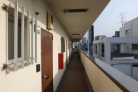 日本楼道为什么建在外面 关键时刻还能救命？